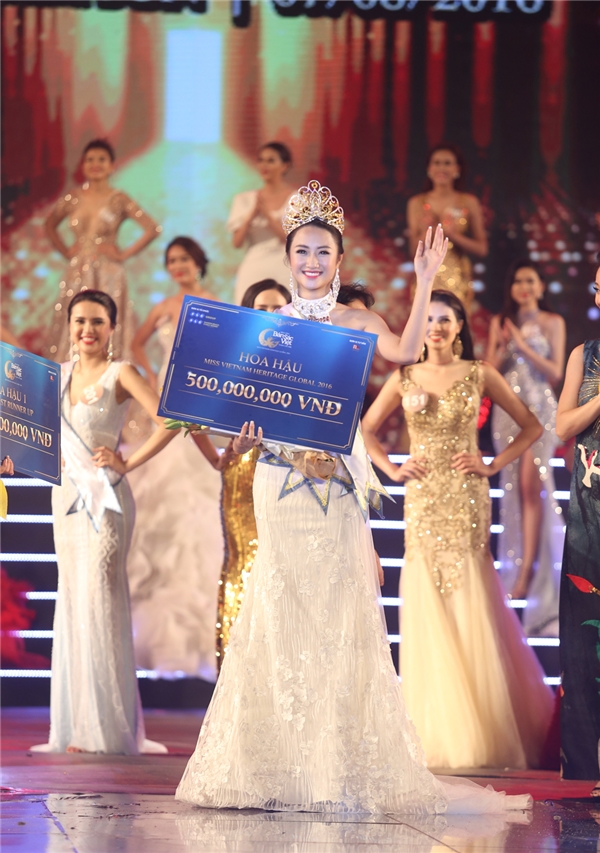 Thu Ngân đăng quang Hoa hậu Bản sắc Việt Toàn cầu 2016