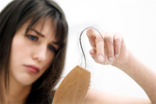 Đã tìm ra cách chữa rụng tóc mùa hanh hao giao mùa