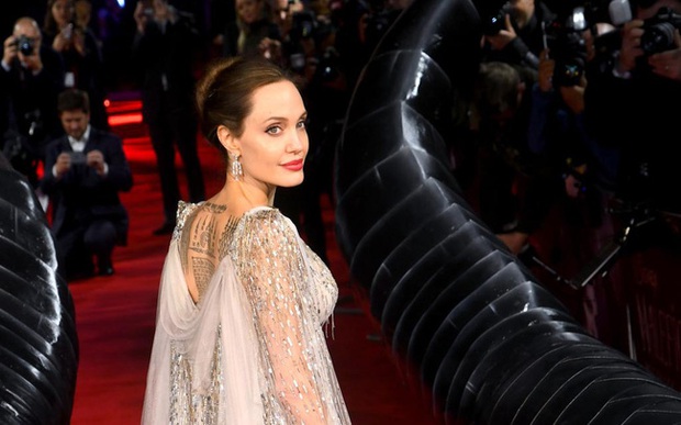 Angelina Jolie lấn sân sang thời trang ?