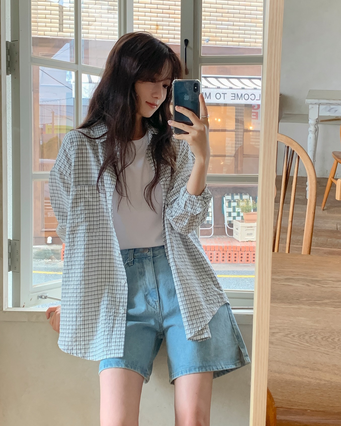 9 cách mặc trang phục denim sang chảnh hè 2025