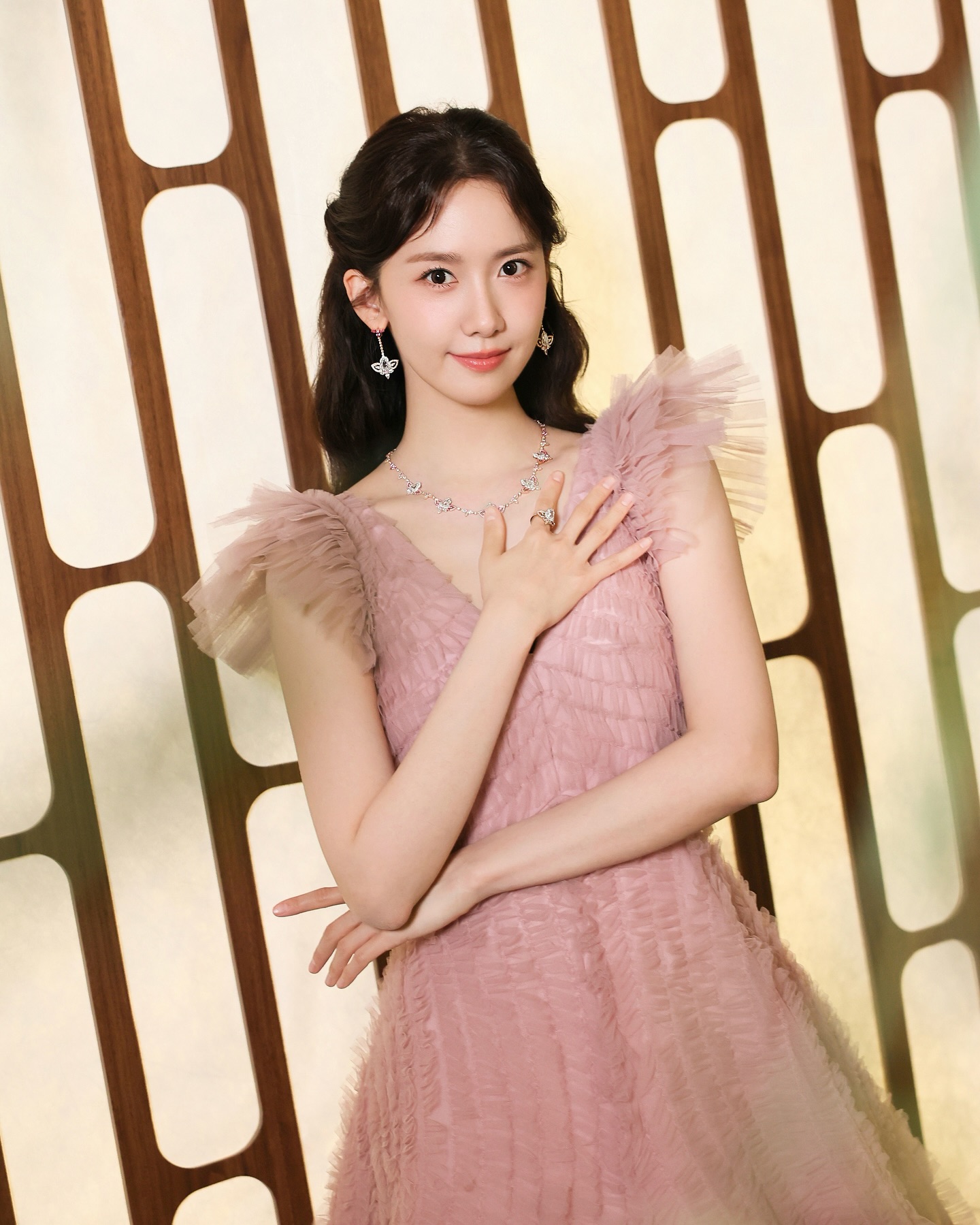 Yoona gợi ý tưởng diện đồ tinh giản dành cho chị em ở độ tuổi U40.