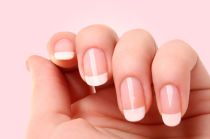 Cách vẽ móng tay kiểu Pháp dễ làm tại nhà