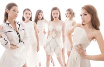 Nhìn lại bộ ảnh chào sân ‘rực lửa’ của team Hà Hồ