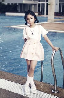 Fashionista nhí trổ tài phối đồ ‘cực đỉnh’