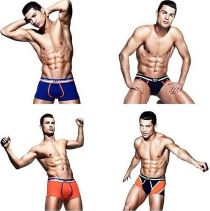 Cristiano Ronaldo duy trì cơ bắp vạn người mê thế nào?