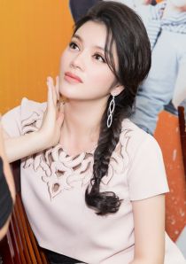  Trang điểm đẹp nhẹ nhàng như Lý Nhã Kỳ, Phạm Hương