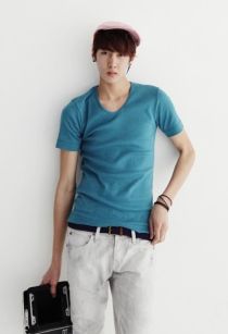5 kiểu áo thun nam năng động theo xu hướng hiện nay