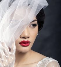 Muôn kiểu tóc cô dâu quyến rũ trong ngày cưới