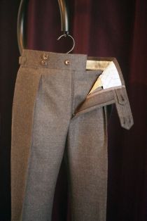 Cách chọn quần tây nam phù hợp với từng dáng người