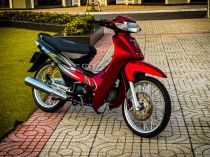 Chiếc Wave độ làm người xem mê mệt bằng dàn đồ chơi cá tính