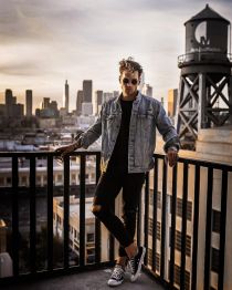 Nổi bần bật trên phố cùng street style cực bụi bặm mạnh mẽ