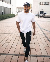 8 cách phối đồ với áo thun trắng cực đơn giản giúp chàng mạnh mẽ