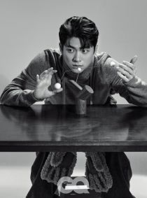 Kang Tae Oh khoe vẻ đẹp nam tính trong bộ ảnh mới