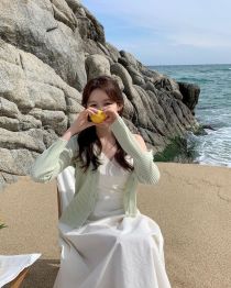 Làm thế nào để diện đồ trắng thanh lịch nhưng không nhàm chán ?