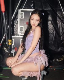 Trang phục biểu diễn ‘khá nhạy cảm’ của các thành viên BLACKPINK