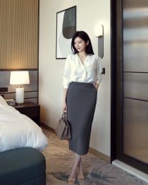 Bí kíp giúp nàng công sở mix đồ với chân váy bút chì