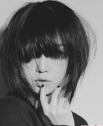 Mẫu tóc ngắn Hàn Quốc cho bạn gái khuôn mặt tròn