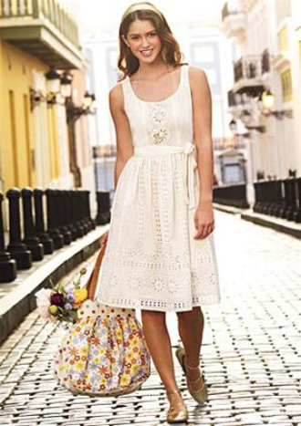 Những kiểu váy liền thân đẹp mang đậm phong cách Châu Âu