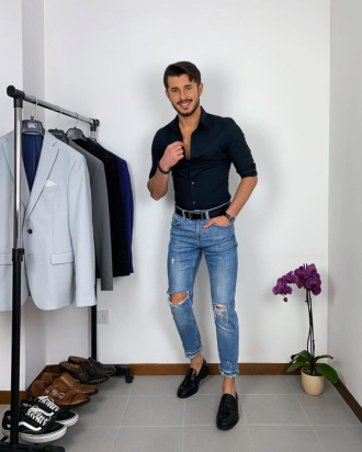 5 cách phối áo sơ mi với quần jeans giúp chàng phong cách