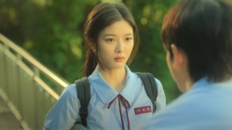 Vẻ đẹp thanh khiết của Kim Yoo Jung và Han Hyo Joo trong phim mới