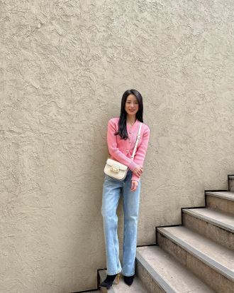 Mặc quần jeans nổi bật như ‘ác nữ’ Lim Ji Yeon