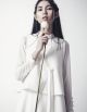 “Nữ hoàng” lookbook Thùy Dương e ấp như cánh hoa trong gió