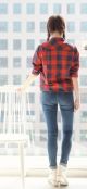 Áo sơ mi nữ kẻ caro đẹp năng động trong những ngày nắng
