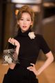 Min biến hóa sang hình ảnh quý tộc
