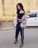 Cách mix quần jeans với tất lưới hot nhất dải thiên hà