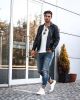 “Nam tính miễn bàn” với 7 cách phối quần jeans rách gối cá tính