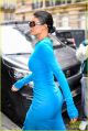 Kylie Jenner diện đầm bó sát tái xuất nổi bật trên phố